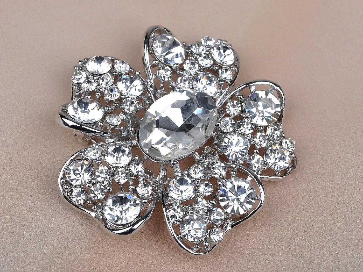 Alilang Shadow Clear Crystal Rhinestone Silvery Tone Flower Fashion Design Pin Brooch