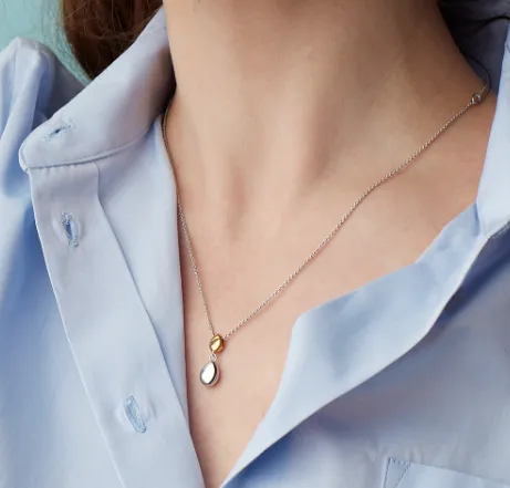 Coast Pebble Golden Necklace