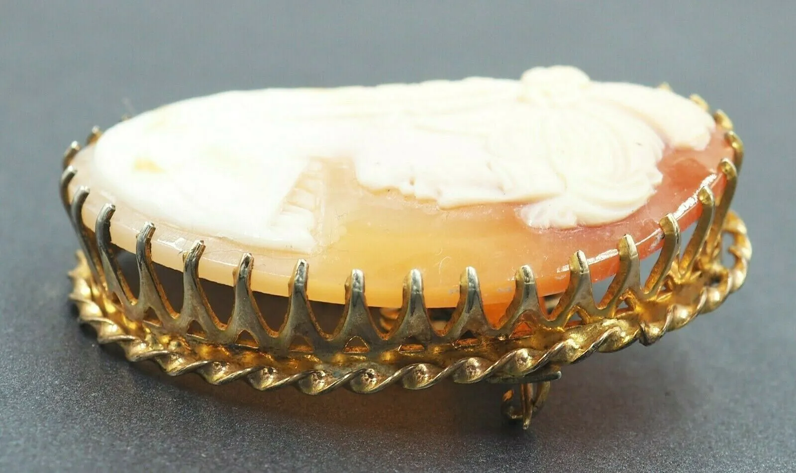 Shell Cameo Gold Plated & Claw Set Brooch with Safety Chain & Pin