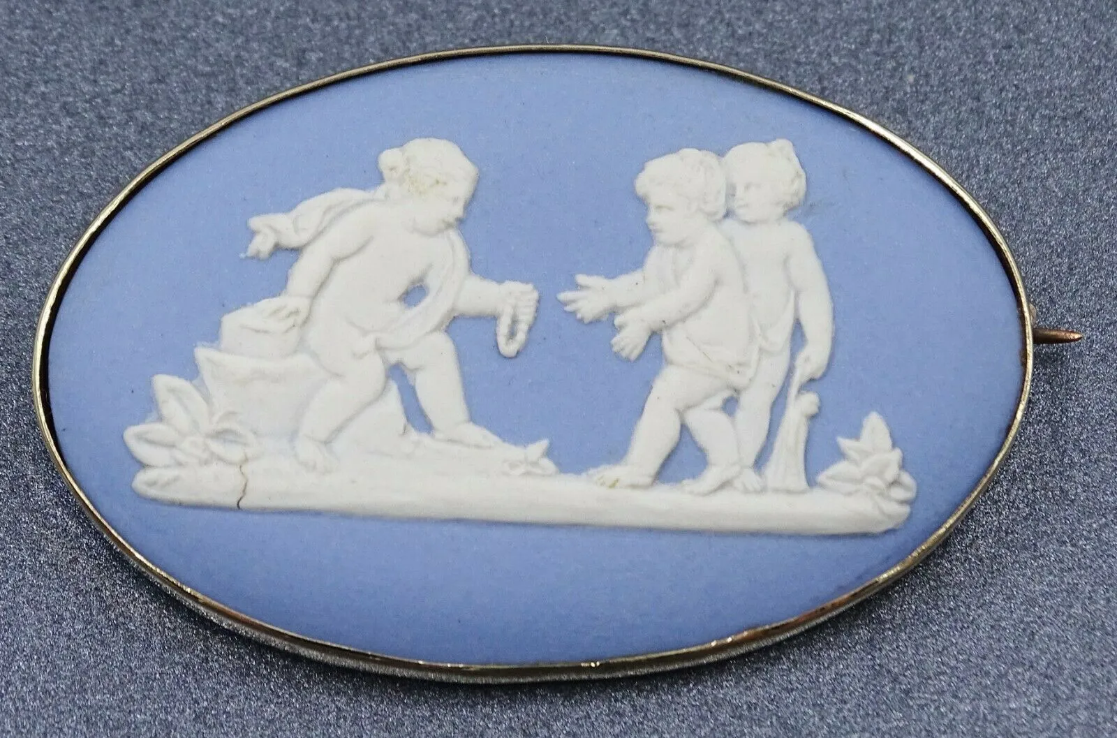 Vintage Wedgwood Cameo 9ct Yellow Gold Pin Brooch - c.1951