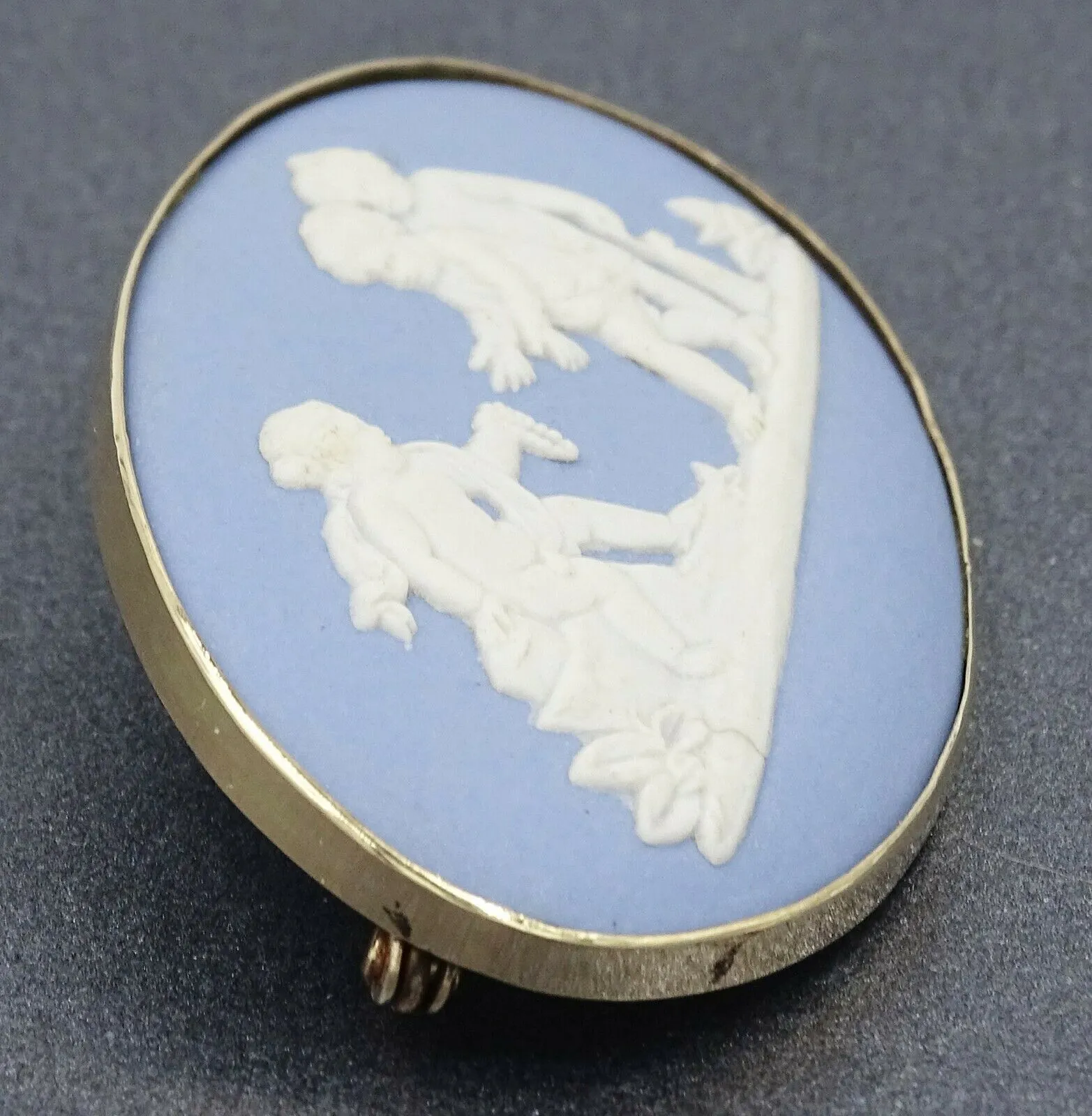 Vintage Wedgwood Cameo 9ct Yellow Gold Pin Brooch - c.1951
