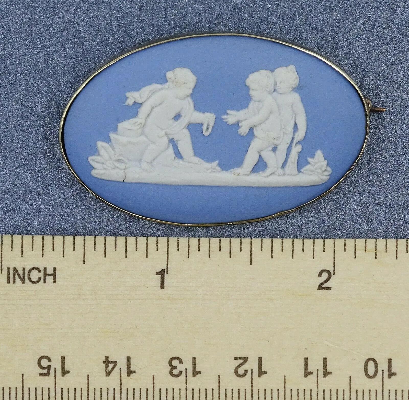 Vintage Wedgwood Cameo 9ct Yellow Gold Pin Brooch - c.1951