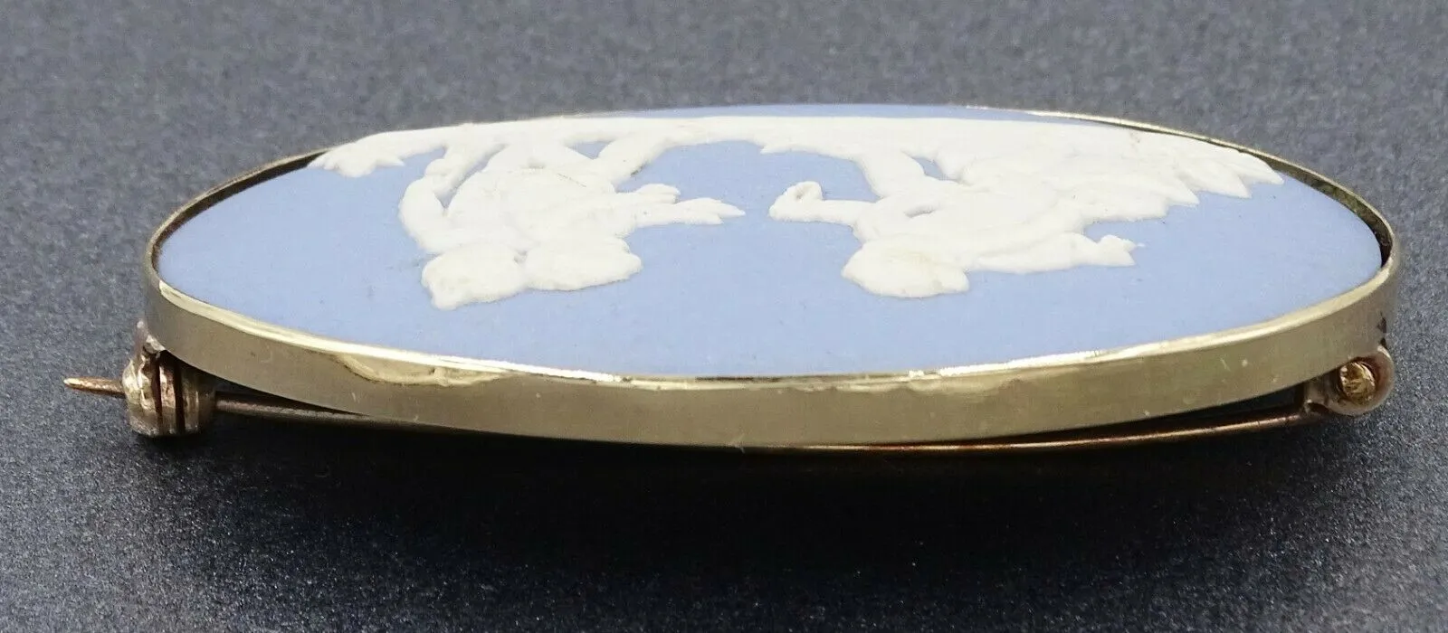 Vintage Wedgwood Cameo 9ct Yellow Gold Pin Brooch - c.1951