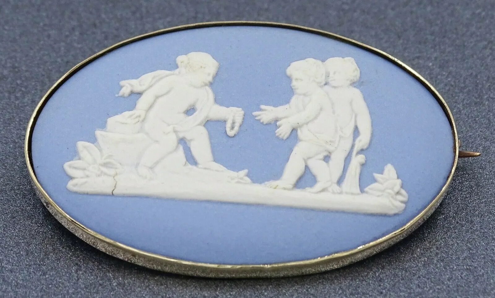 Vintage Wedgwood Cameo 9ct Yellow Gold Pin Brooch - c.1951